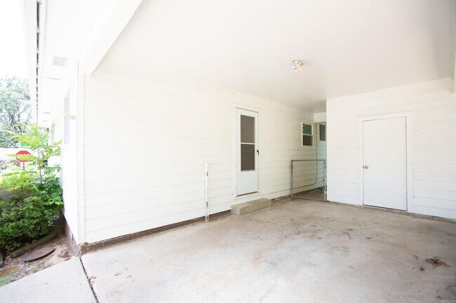 Photo - 7400 L St
