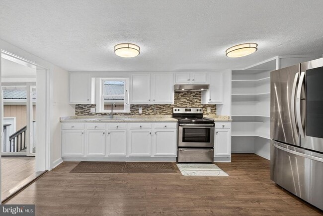 Photo - 239 McDonald Rd