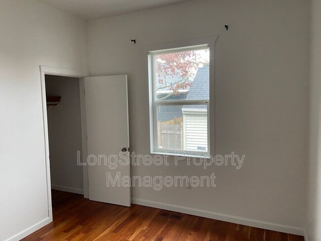 Photo - 2624 NE Sumner St