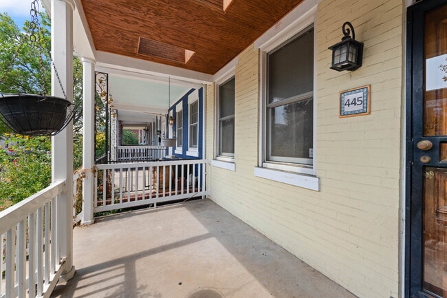 Photo - 445 Newton Pl NW