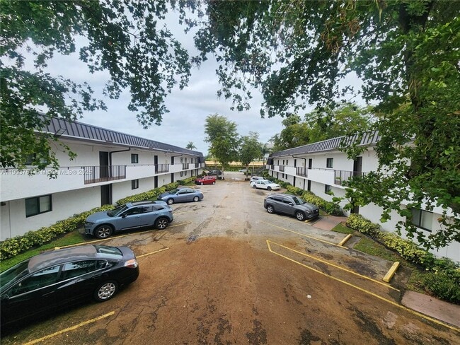 Photo - 19600 SW 110th Ct Unit 207