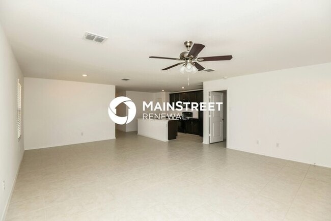 Photo - 4 Bedroom Pet-Friendly Home in Fort Worth, TX with Main Street Renewal
