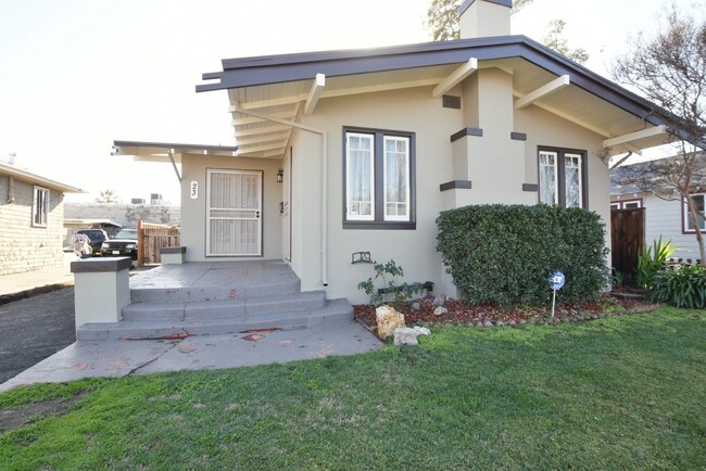 Charming 2 Bedroom 1 Bath San Jose Home wi... - Charming 2 Bedroom 1 Bath San Jose Home wi...