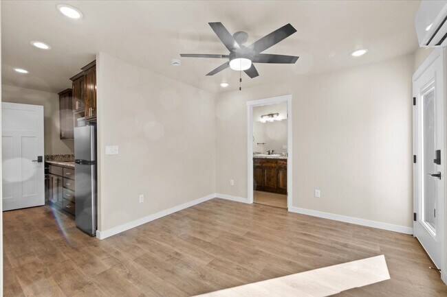 Photo - 7875 28th St