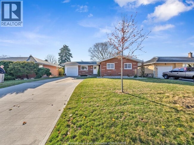 Photo - 8 Gladstone Ave