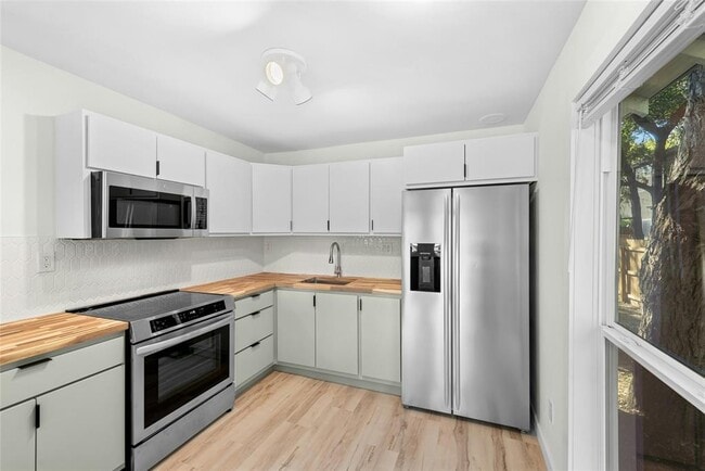 Building Photo - 1507 Holly St