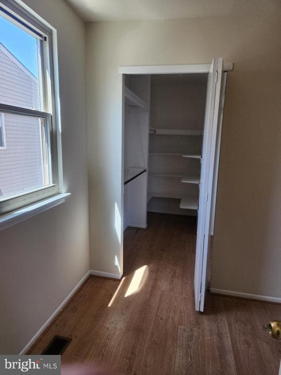 Building Photo - 10224 Dedaker St