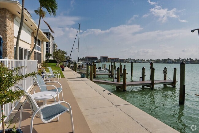 Building Photo - 2500 Gulf Shore Blvd N Unit S6 Rental
