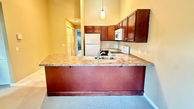 Photo - 863 Stratford Ln