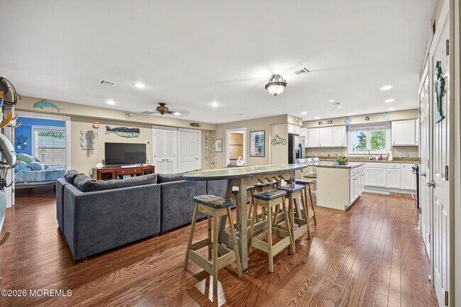 Photo - 1700 Main St Unit 209