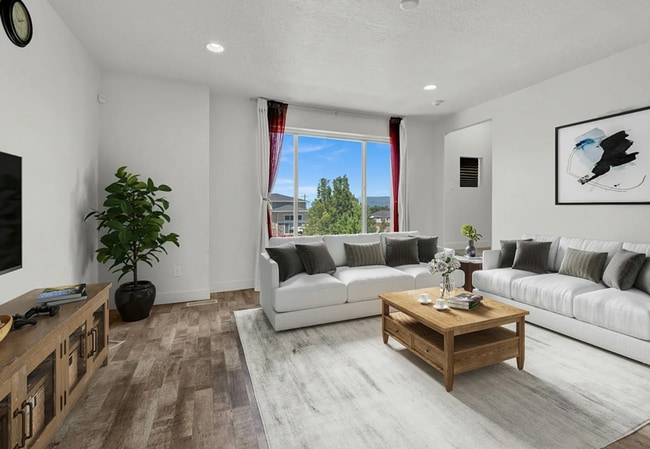 Photo - 1726 Thira Ln