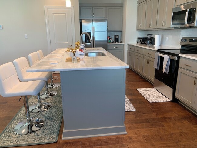 Photo - 468 Lily Loop