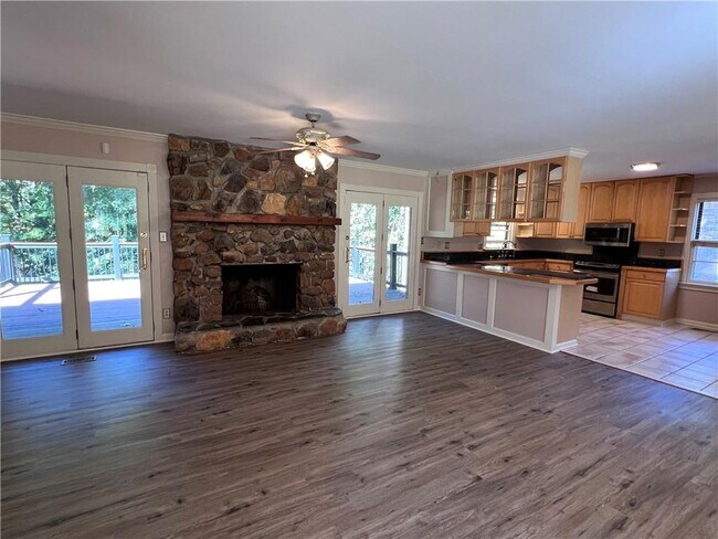 Photo - 1921 Trophy Dr