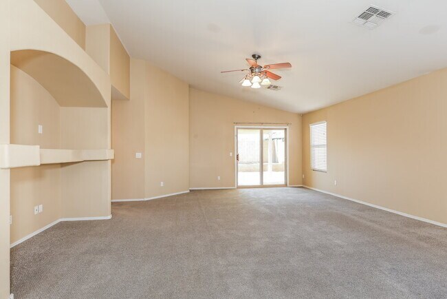 2213 W St Charles Ave
