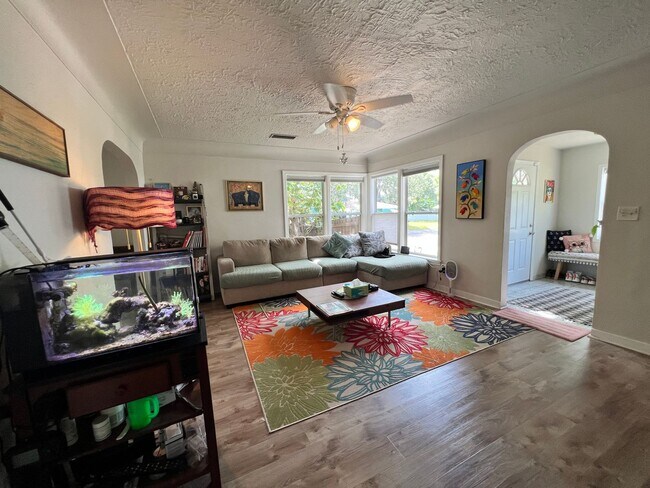 Photo - Gulfport charm 3/1 1 car garage