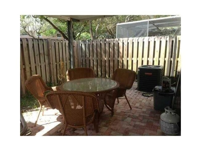 Photo - 5033 SW 121st Terrace Unit TOWNHOUSE