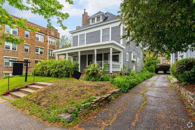 Building Photo - 1924 Colfax Ave South Unit 1 Rental