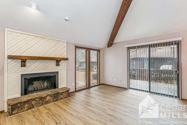 Photo - UPDATED 2 bedroom condo near Maize and Pawnee