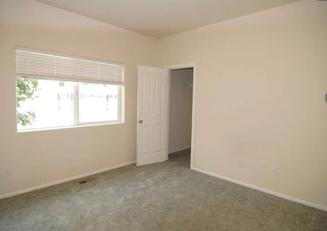 Photo - 3 Bedroom Home in North Albany!