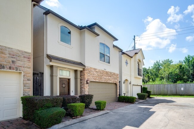 Photo - 9147 Lago Crest Dr