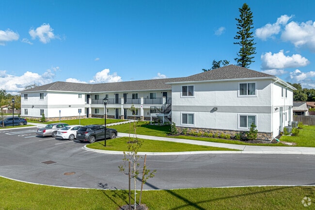 Building - Winter Lake Apartments