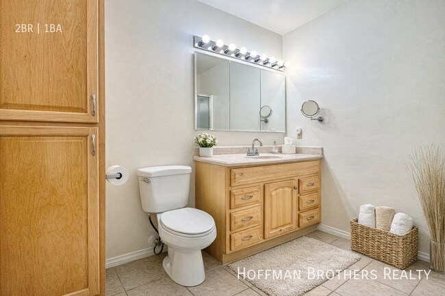 Photo - 4840 Van Noord Ave Unidad 5