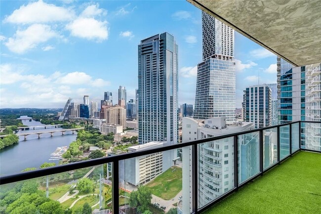 Building Photo - 70 Rainey St Unit 2302