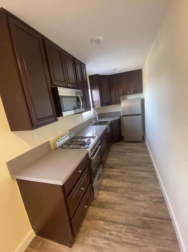 Photo - 1412 W Florence Ave