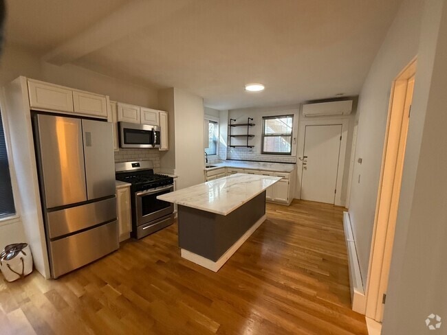 Building Photo - 2 Elbow St Unit 1 Rental