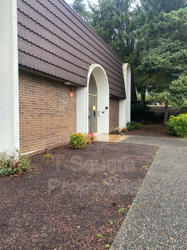 Photo - 11208 NE 68th St