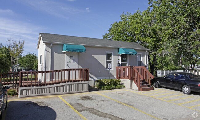 Willow Terrace - Willow Terrace Apartments