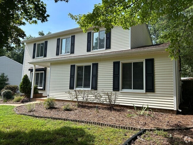 Building Photo - Wonderful 4 bed, 2.5 bath Single Family Ho... Rental