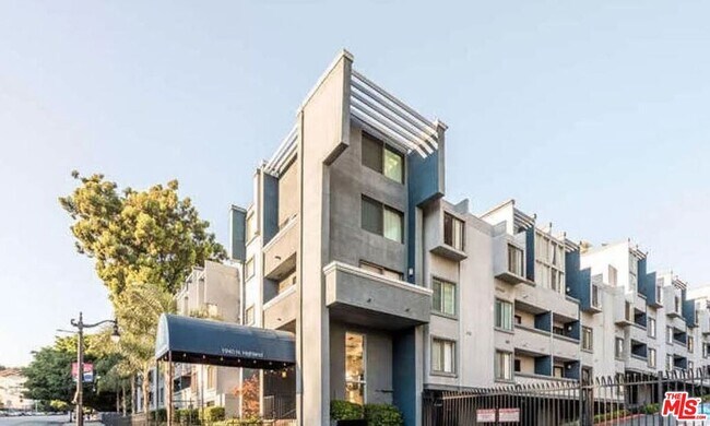 Building Photo - 1940 Highland Ave Unit 81