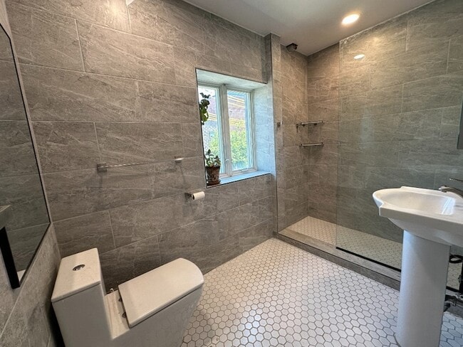 Photo - 132 Dwight St Unit 1