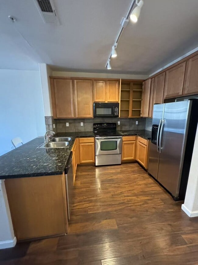 Photo - Comfort 1 bedroom Condo in Englewood