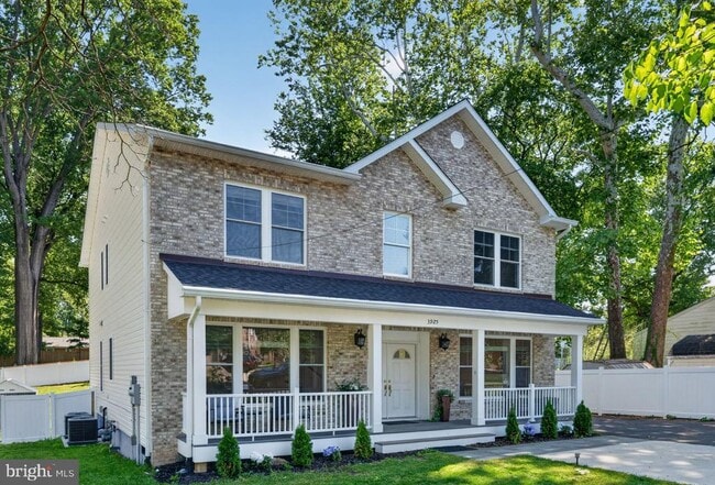 Building Photo - 3925 Ashwood Pl