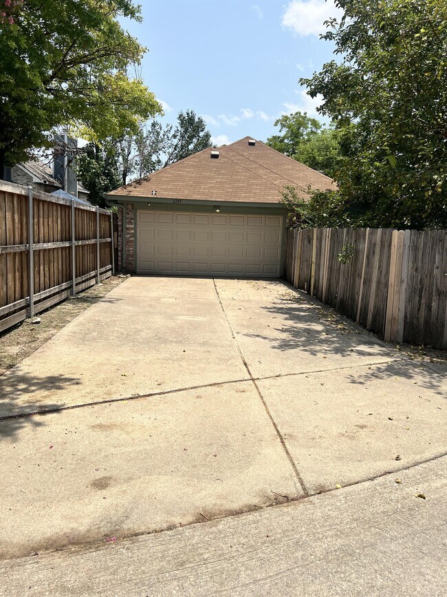 2345 Browning Dr