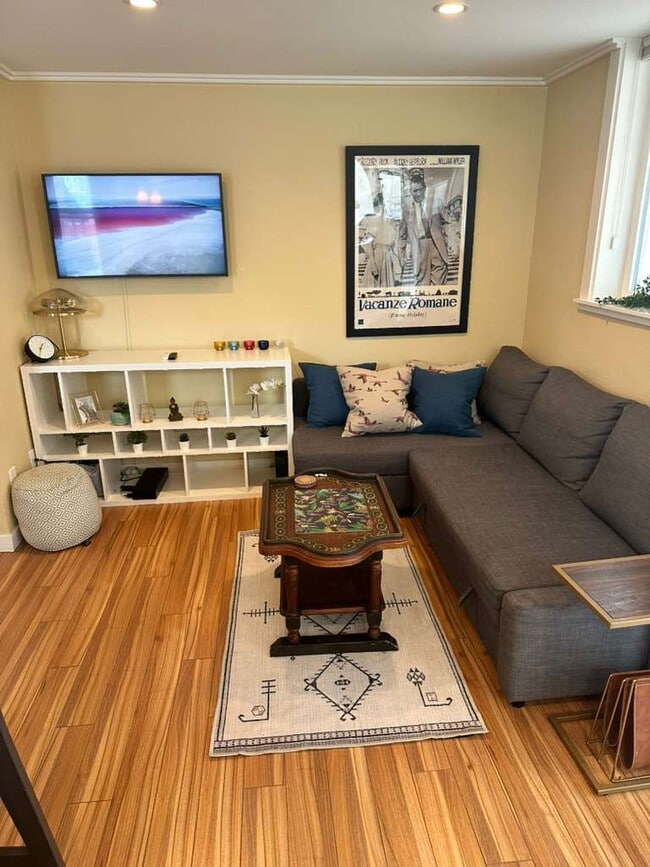 Building Photo - 626 4th Ave W Unit 501