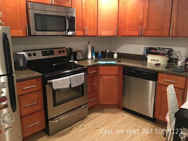 Building Photo - Beautiful, renovated 1BR Unit 2R Rental