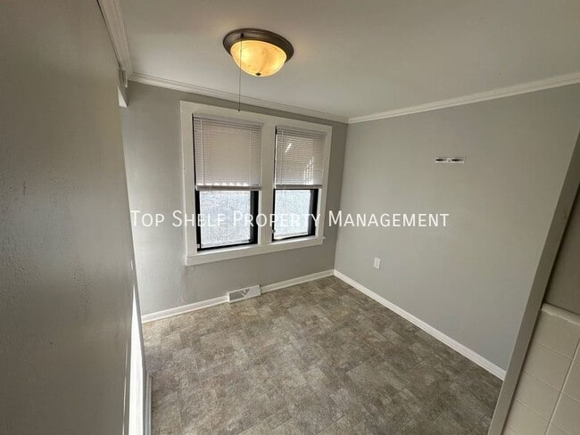 Photo - 2319 E 40th Ct
