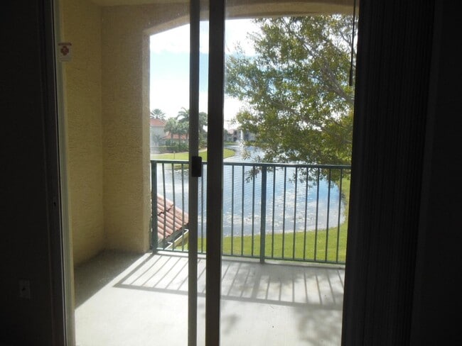 Building Photo - 15025 Michelangelo Blvd Unit 208