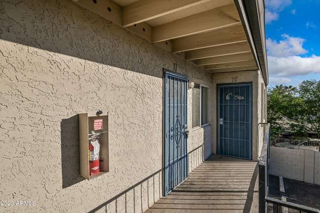 Building Photo - 3141 E Cypress St Unit 11 Rental