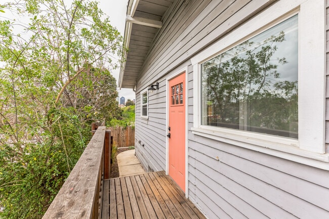 Photo - 206 Lake Shore Ter Unidad 216.5 Lake Shore