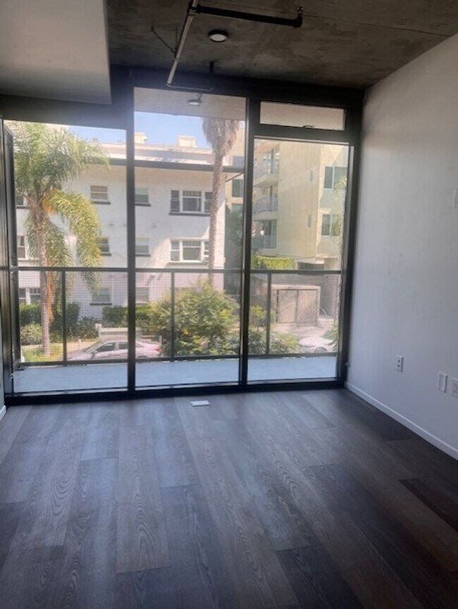 Photo - Secoya by the Park