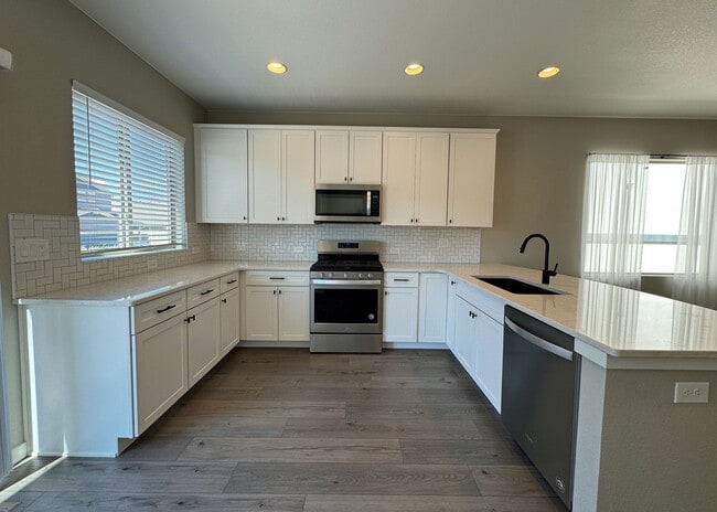 Photo - 7618 Red River Way