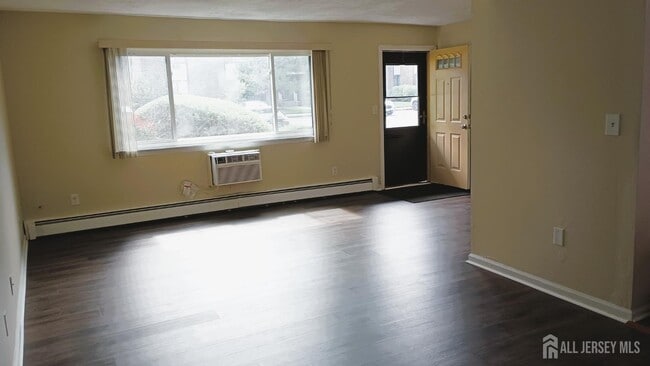 Building Photo - 117 Cricket Ln