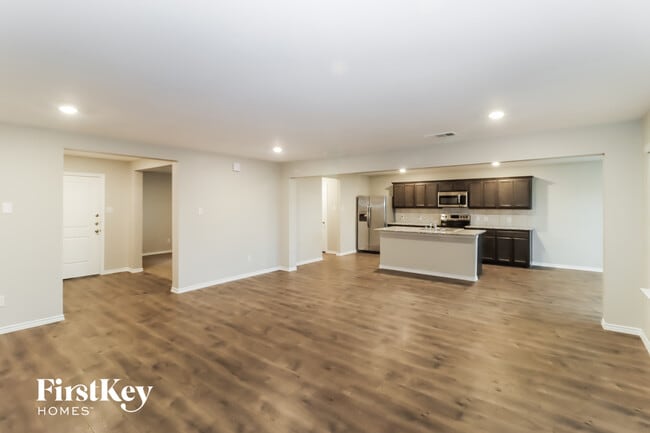 Photo - 1539 Owen Way
