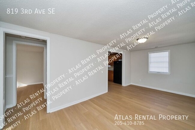 Photo - 819 3rd Ave SE