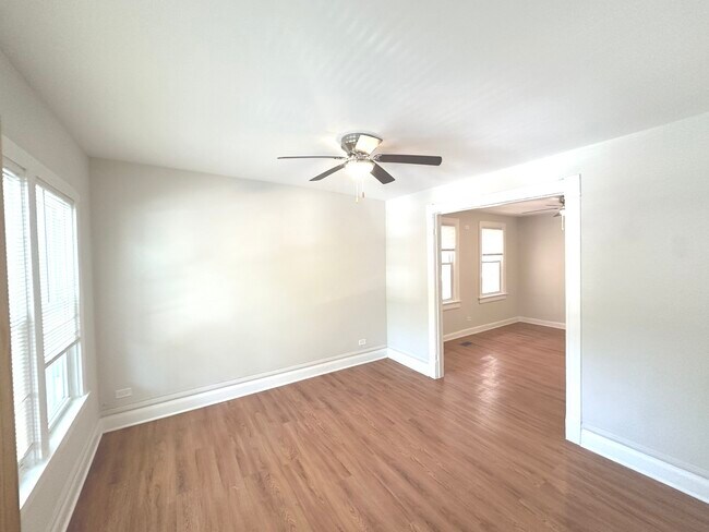 Photo - 731 W 16th St Unit 1