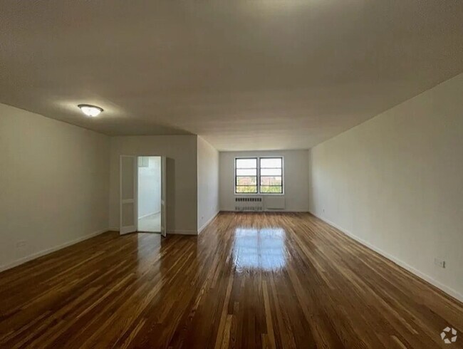 Building Photo - Spacious 1 Bedroom 1 Bathroom Unit 5E Rental